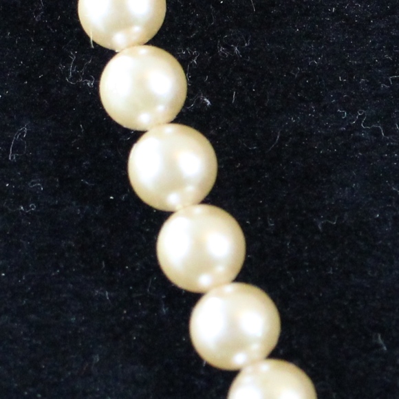 Champagne Cultured Pearls 6+mm - Picture 2 of 7